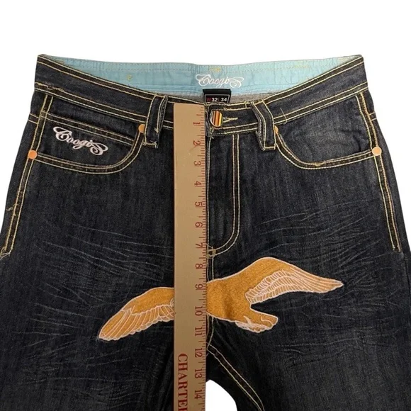 Coogi Vintage Eagle front- logo back pocket with decorative buttons 32X34 jeans